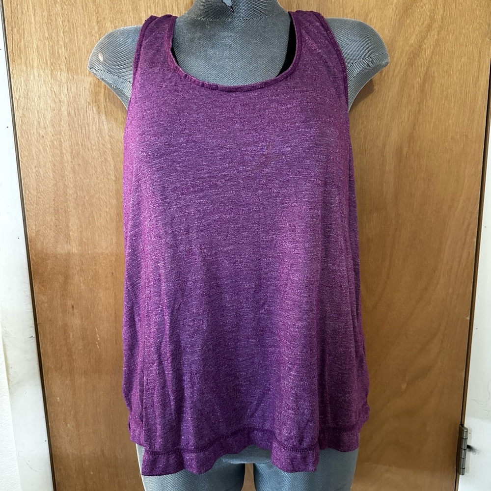 Women’s athletic tank top